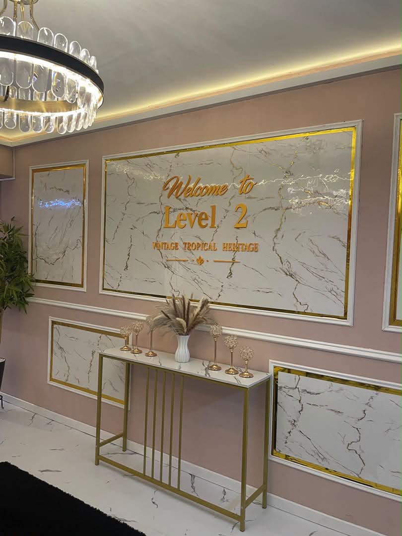 Lobi Lif, Rasa Hotel: Kuasa Gotong-Royong