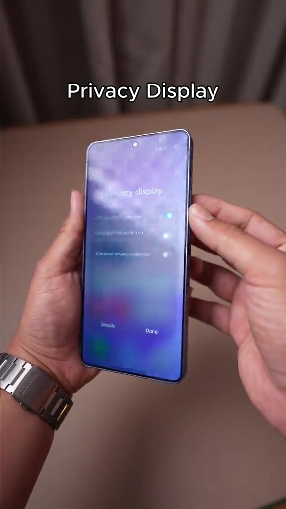 Skrin Galaxy S26 Ultra menunjukkan tetapan Privacy Display dengan suis tahap privasi