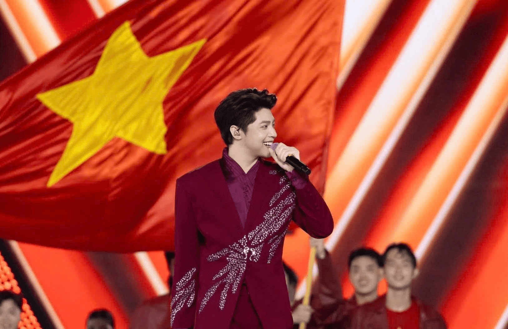 Cách nhận vé miễn phí concert “Tự hào là người Việt Nam”