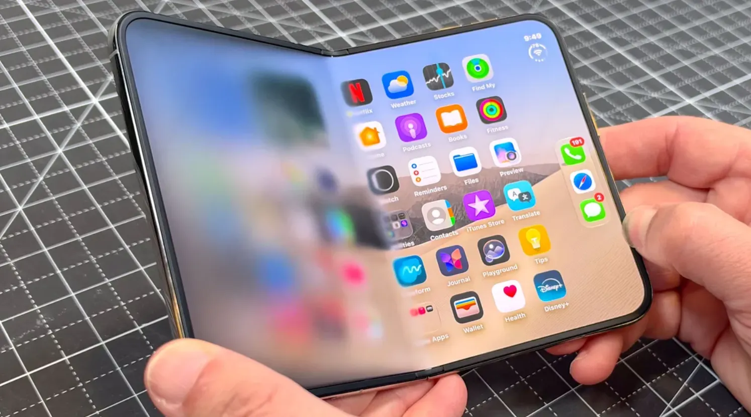 Pin iPhone Duo trụ được bao lâu khi dùng hai màn hình?