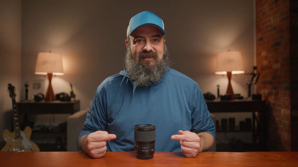 Ống kính zoom nhỏ gọn f/2.8 cho content creator: chọn gì?