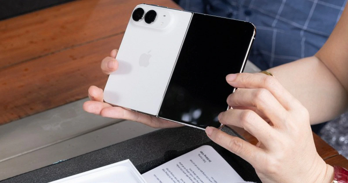 iPhone Duo vừa mở bán đã khan hàng: Giá niêm yết và giá sang tay chênh lệch ra sao?