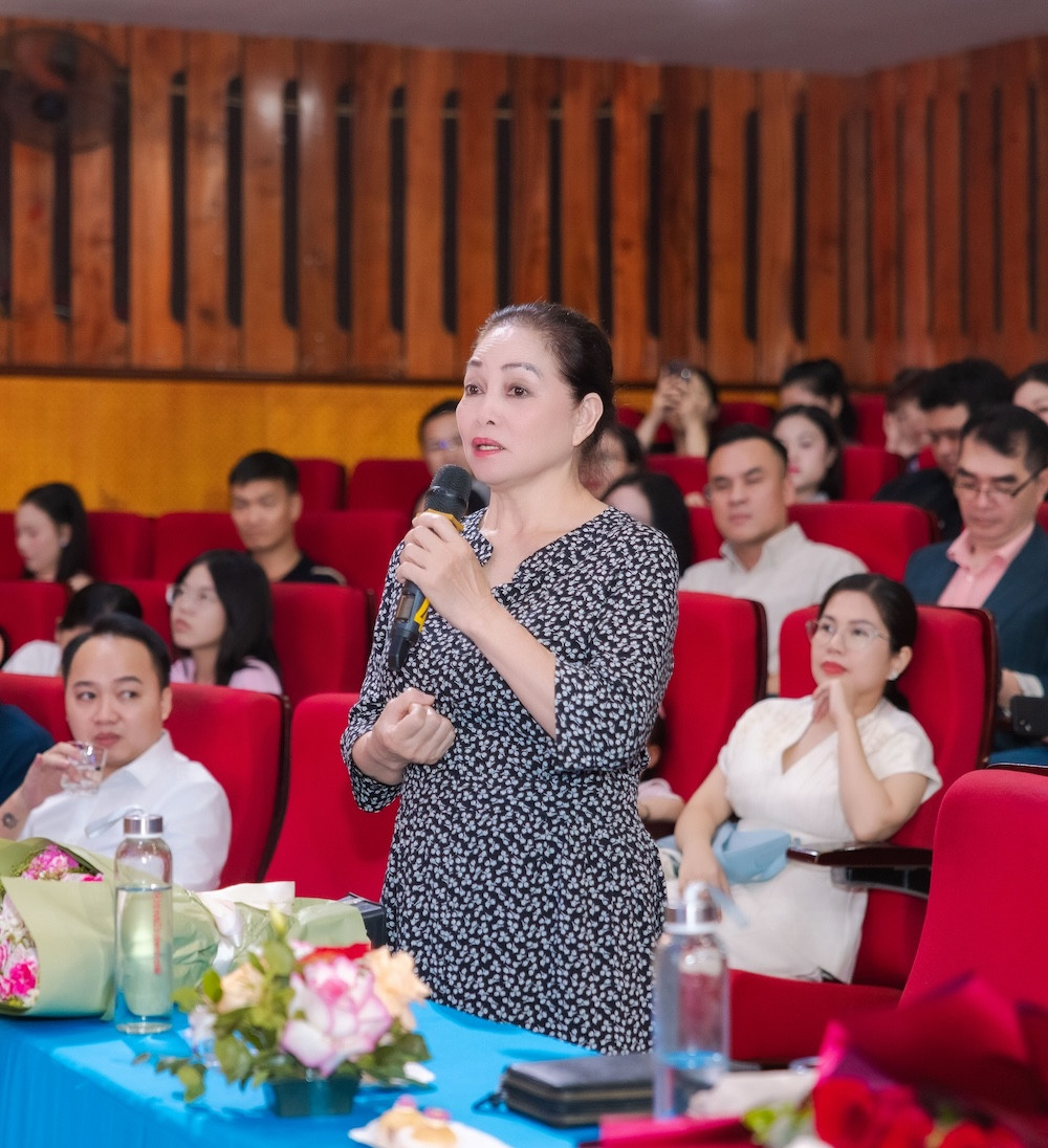Nữ Trung tá Đỗ Thị Phương Mai: Từ giảng đường quân đội đến sân khấu thanh nhạc quốc tế
