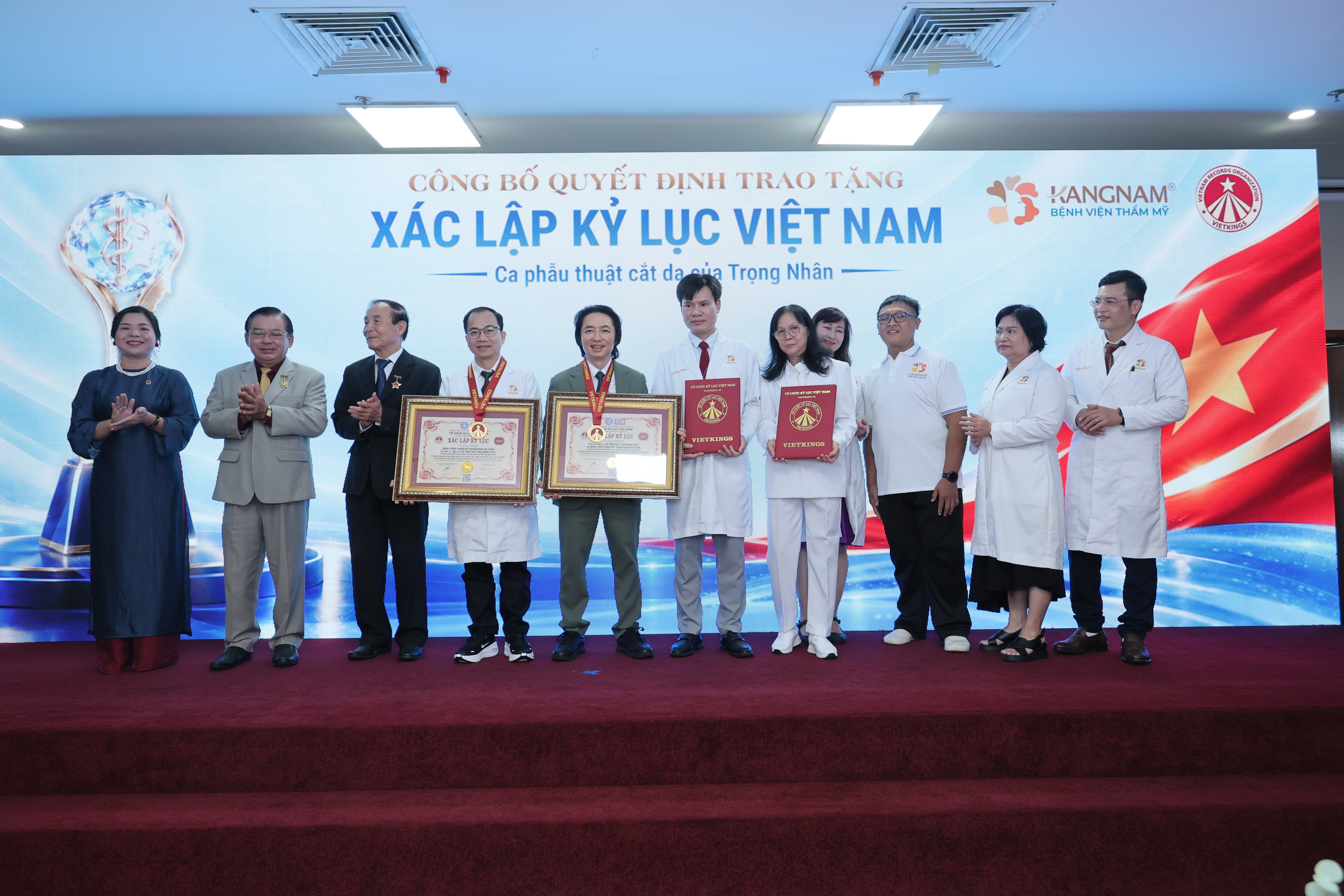 Bệnh viện Kangnam thiết lập kỷ lục phẫu thuật tạo hình cơ thể phức tạp nhất