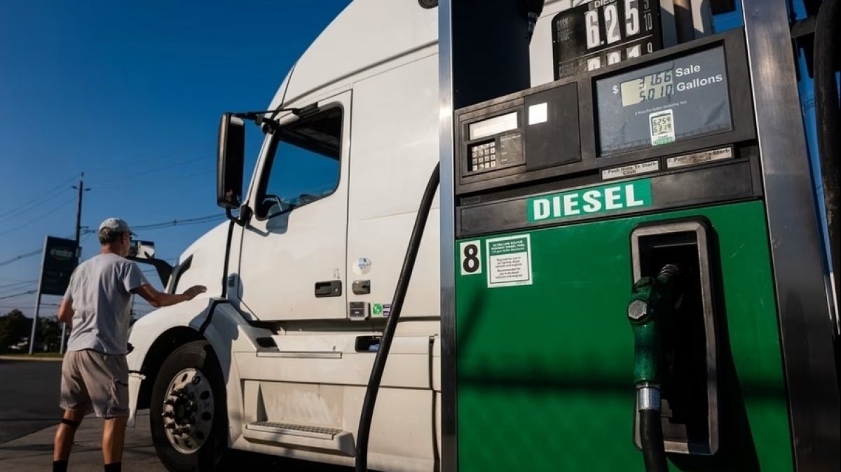 Mỹ tìm cách hạ giá dầu diesel: phối hợp nhà máy lọc dầu trong nước và quốc tế