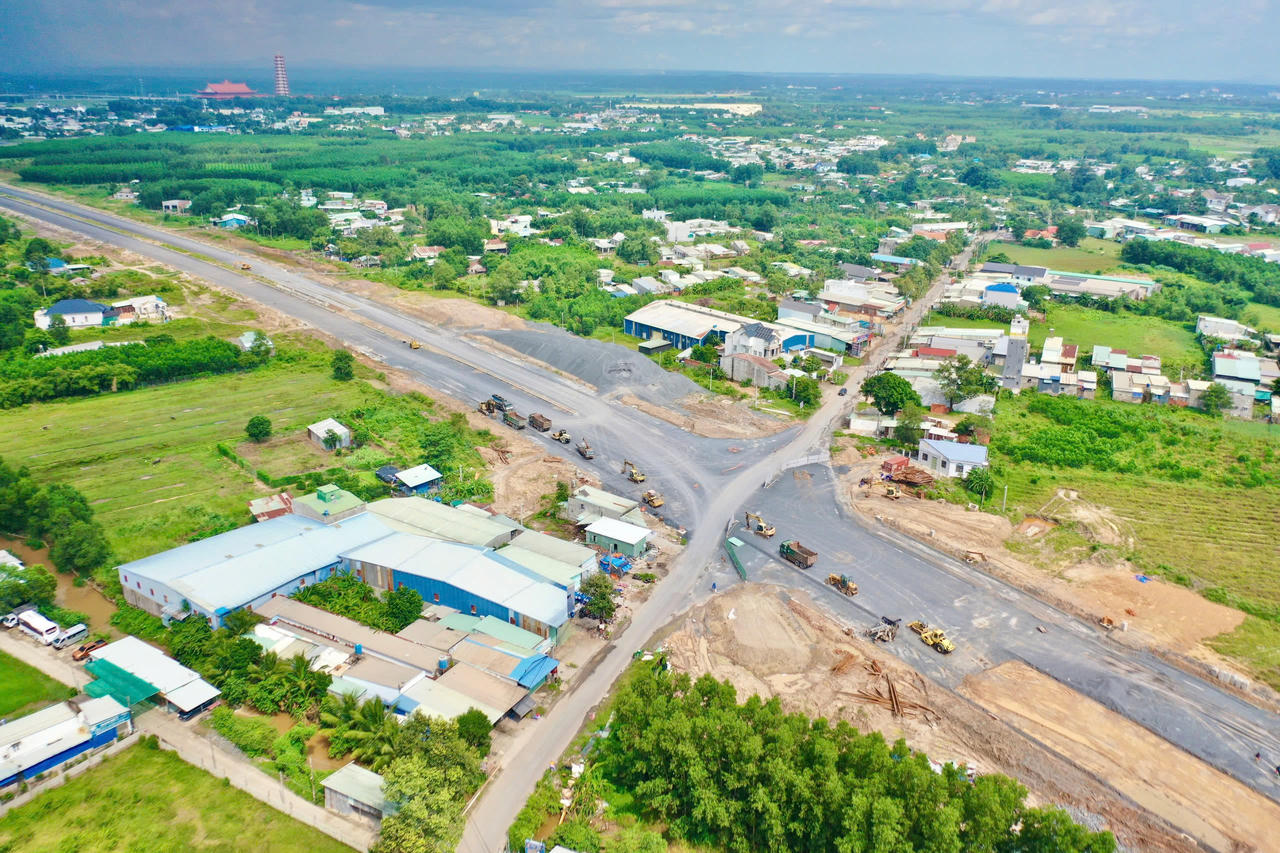 Đường 25B, 25C và ĐT.770B: nước rút hạ tầng kết nối sân bay Long Thành