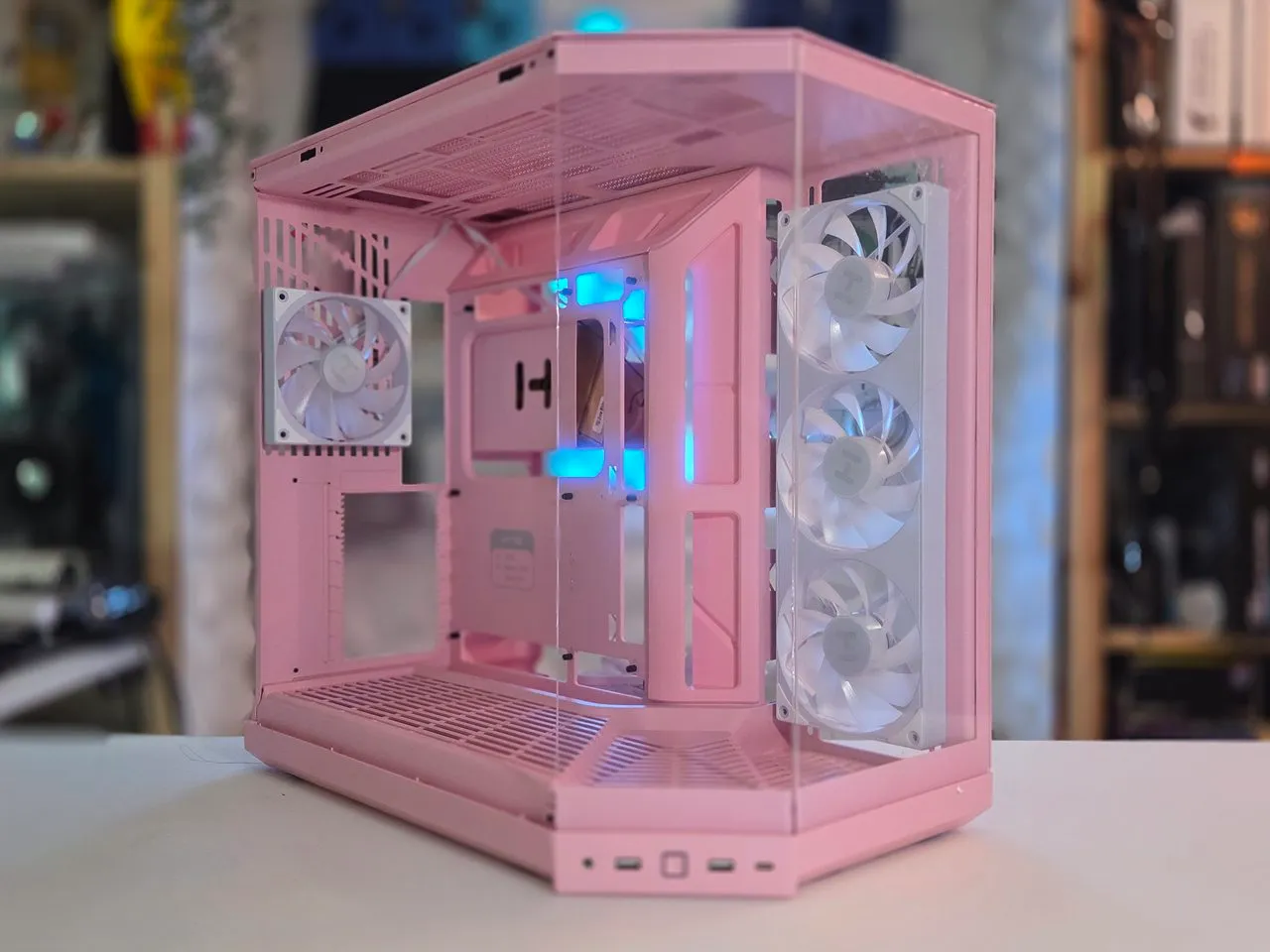 So sánh 3 case mid-tower kính cong cho PC gaming