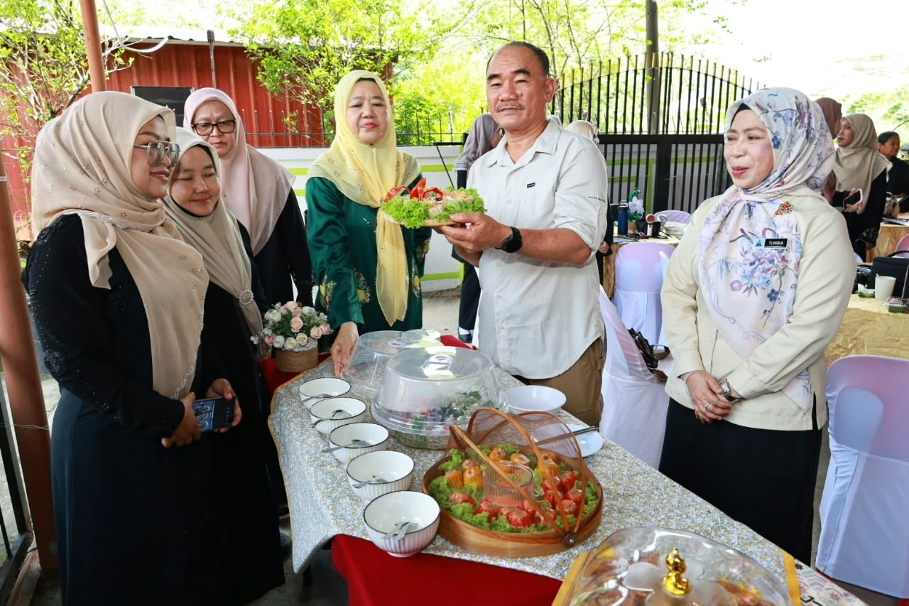 Dari Dapur Keluarga ke Pasaran: Memulakan Bisnis Makanan Rumahan dengan Sijil Halal