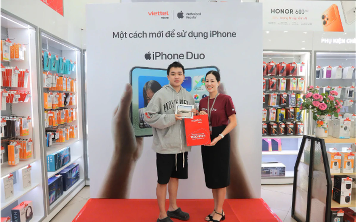 Giá iPhone Duo: So sánh ưu đãi tại hai hệ thống mở bán