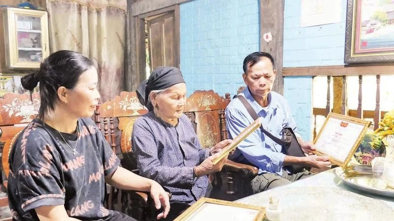 Từ gia đình đến hội khuyến học: Cộng đồng góp sức mở rộng cơ hội học tập ra sao?