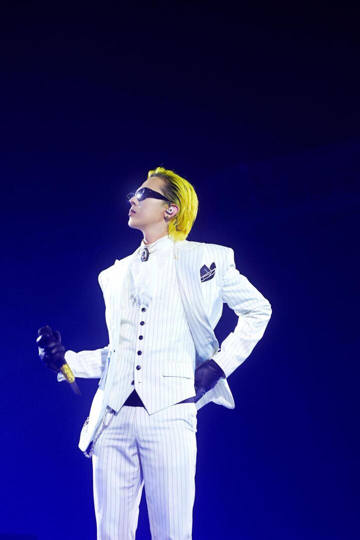 Pop-up BIGBANG tại Hà Nội: Hàng trăm mét xếp hàng và bữa tiệc thời trang kỷ niệm 20 năm