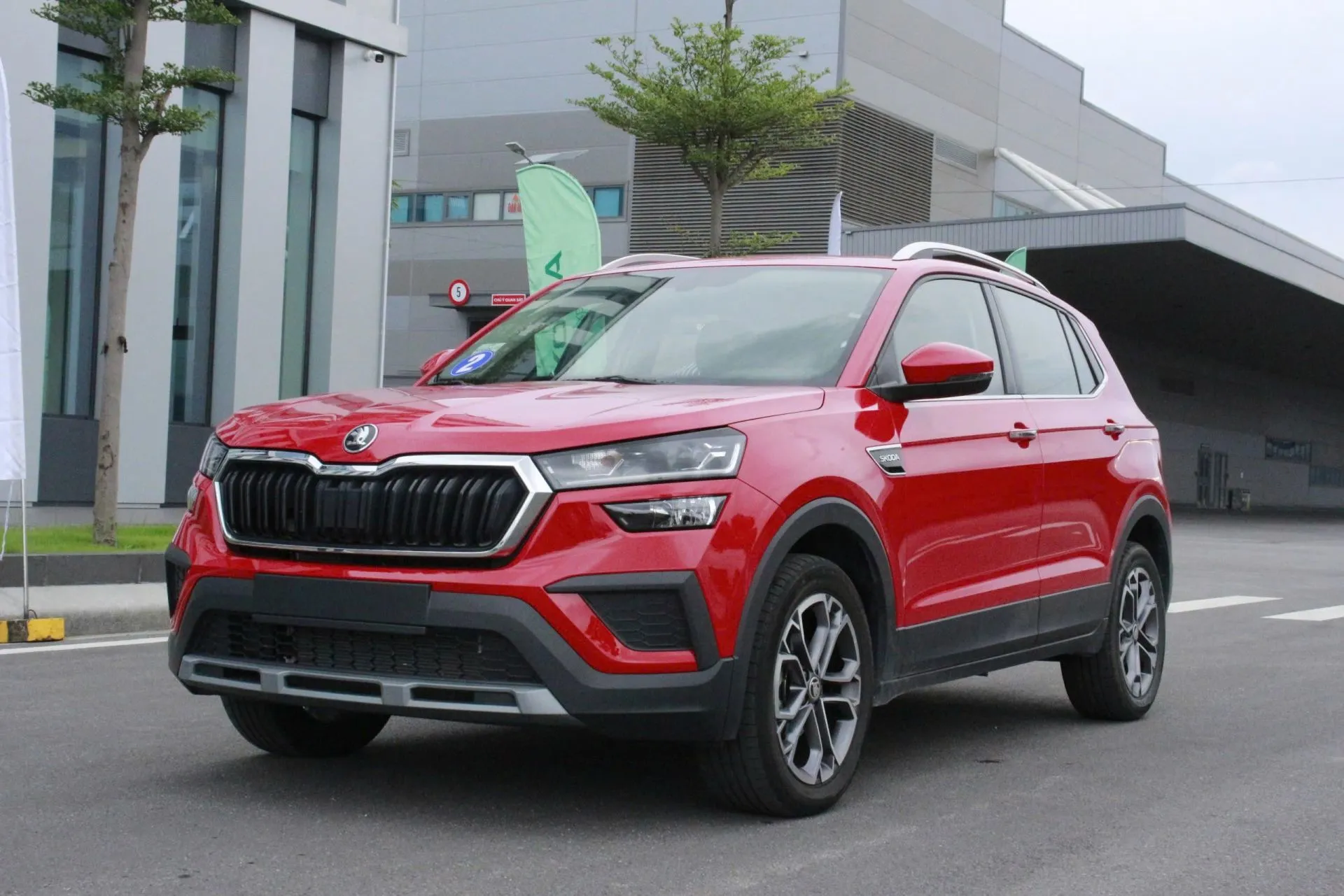 MG HS và Skoda Kushaq giảm giá sâu: nên xuống tiền lúc này?