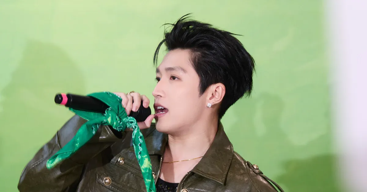 Cody Nam Võ biến trung tâm thương mại thành mini concert bùng nổ