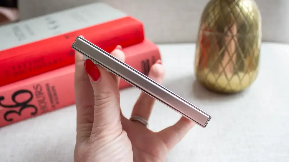 Đánh giá iPhone Duo: Gập cao cấp nhưng chưa hết thỏa hiệp