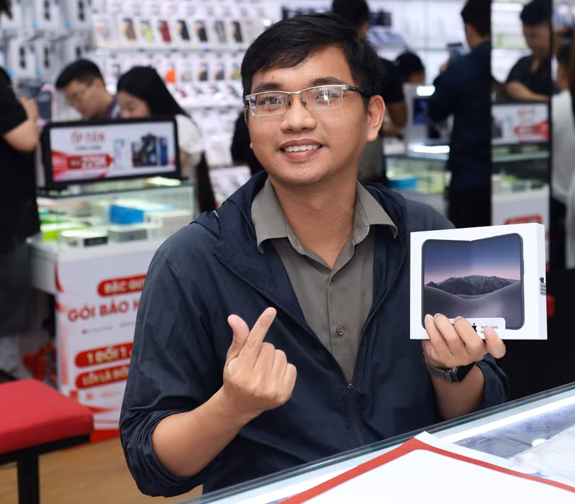 iPhone Duo bị đẩy giá 130 triệu đồng: Cơn sốt hay cái bẫy chênh giá?