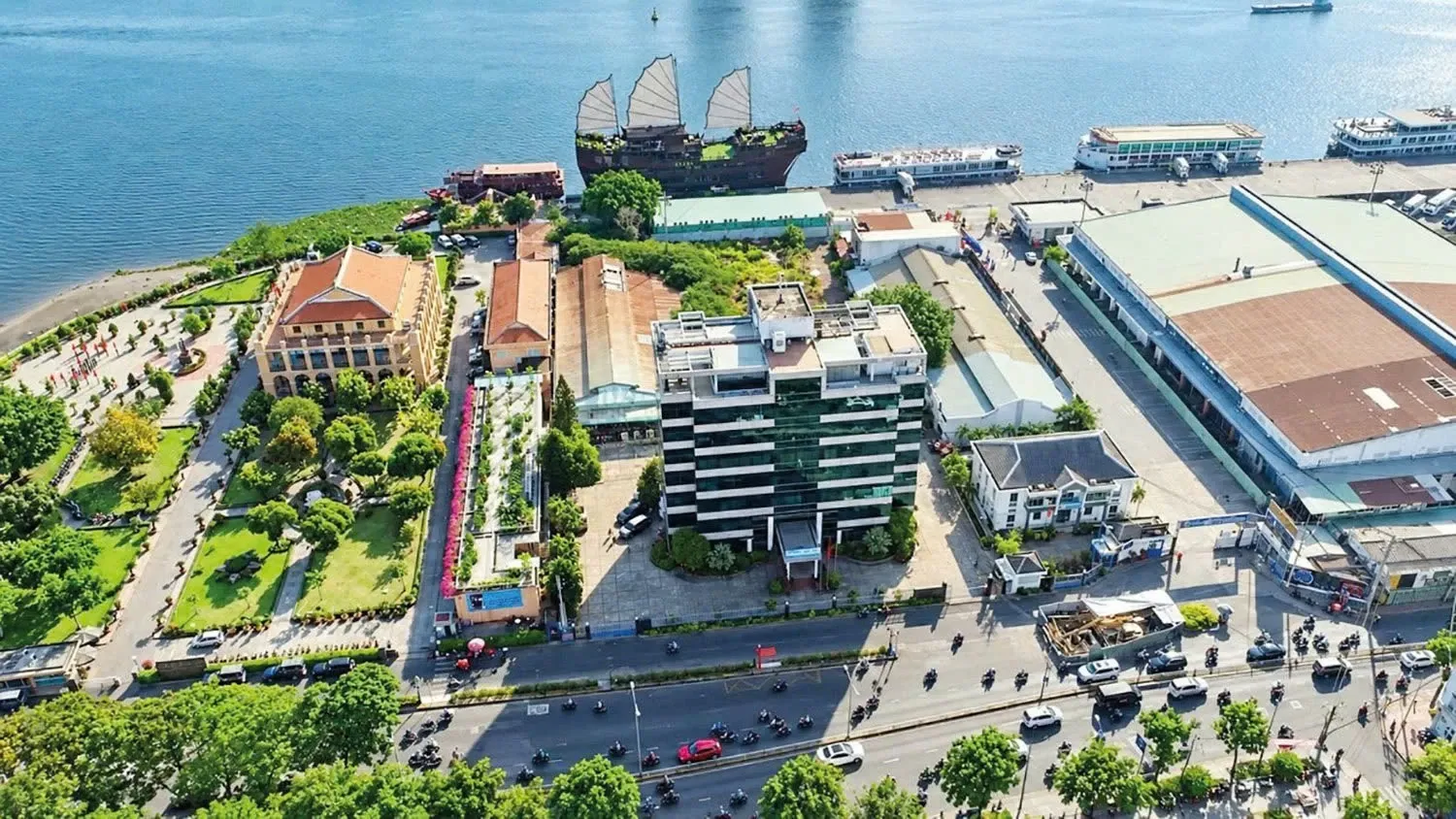 Giao thông thủy TP. Hồ Chí Minh: Đòn bẩy giảm tải đường bộ và mở cửa kinh tế biển