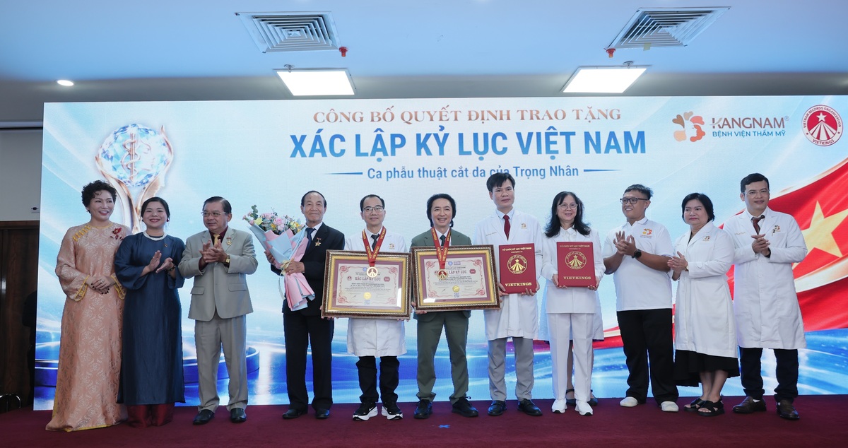 Phẫu thuật tạo hình cơ thể loại bỏ 17,1kg da thừa xác lập kỷ lục Việt Nam