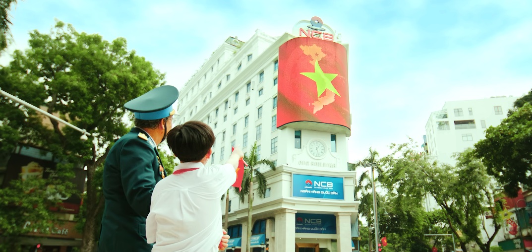 Tùng Dương đánh dấu 25 năm ca hát bằng concert tại Mỹ Đình