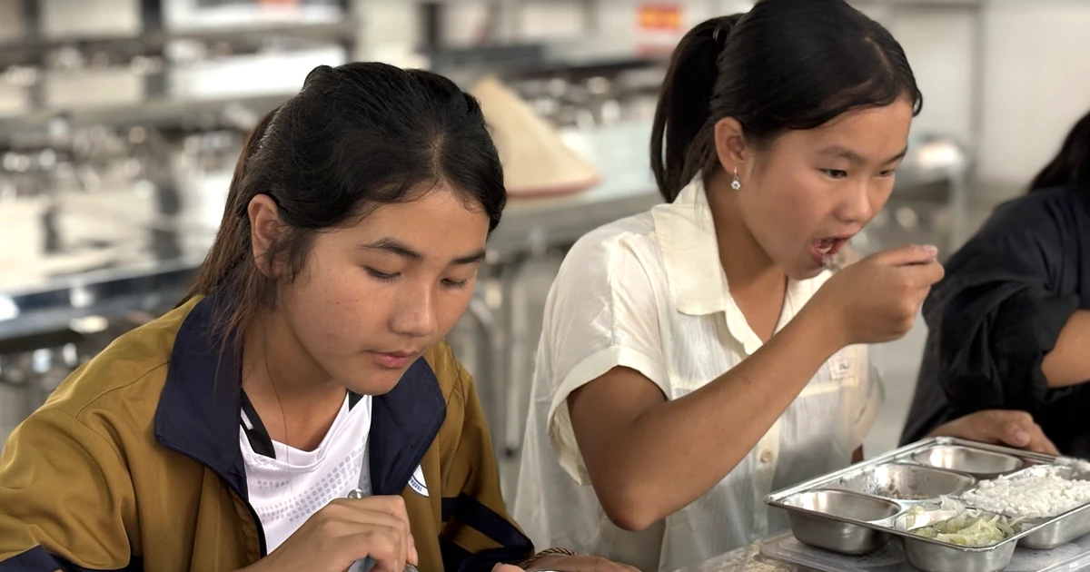 Đề xuất mở rộng hỗ trợ bữa trưa cho học sinh khó khăn: Ai được hưởng?