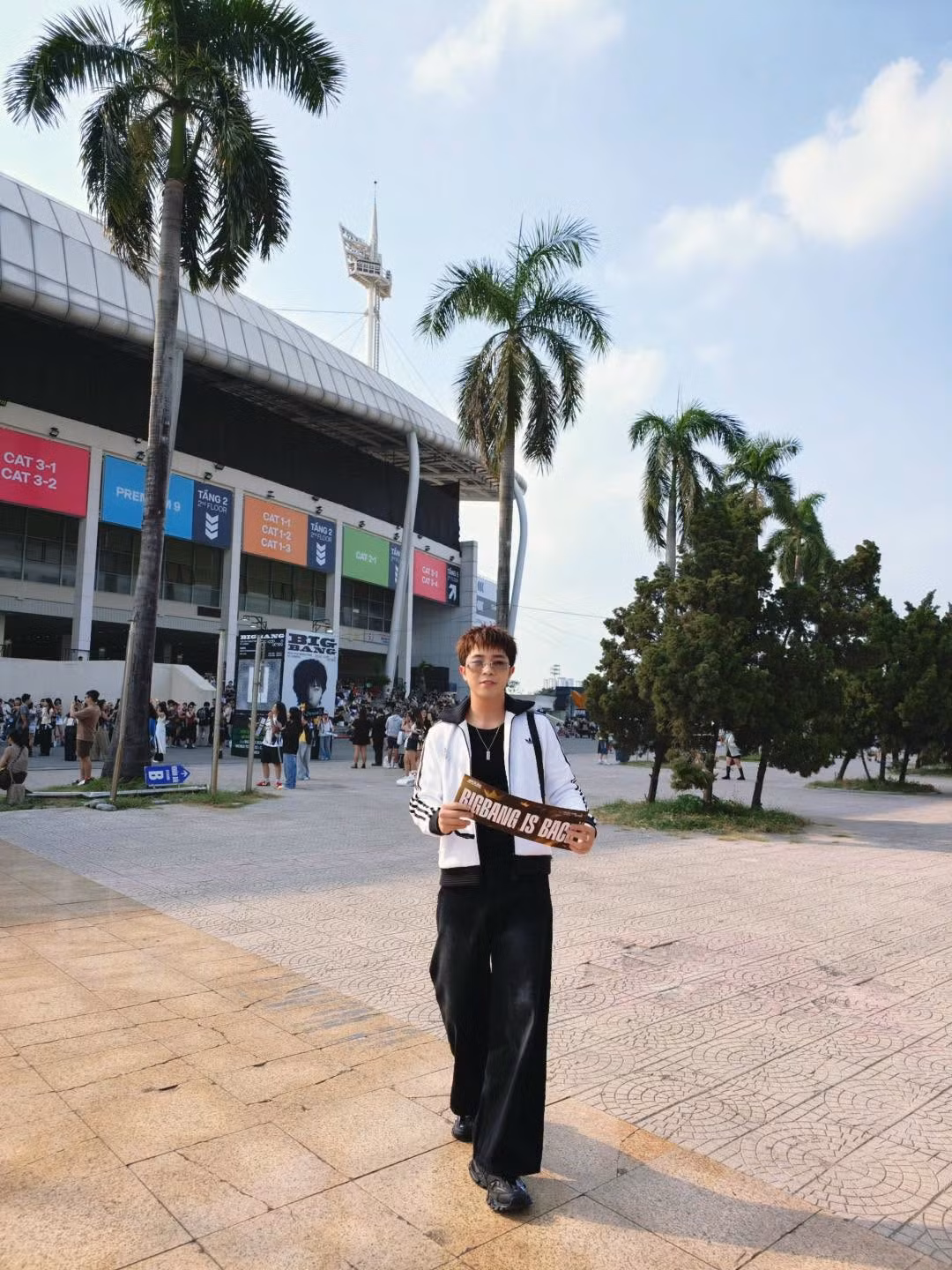 Sao Việt 'quẩy' concert BigBang ở Mỹ Đình: Khi idol cũng là fan