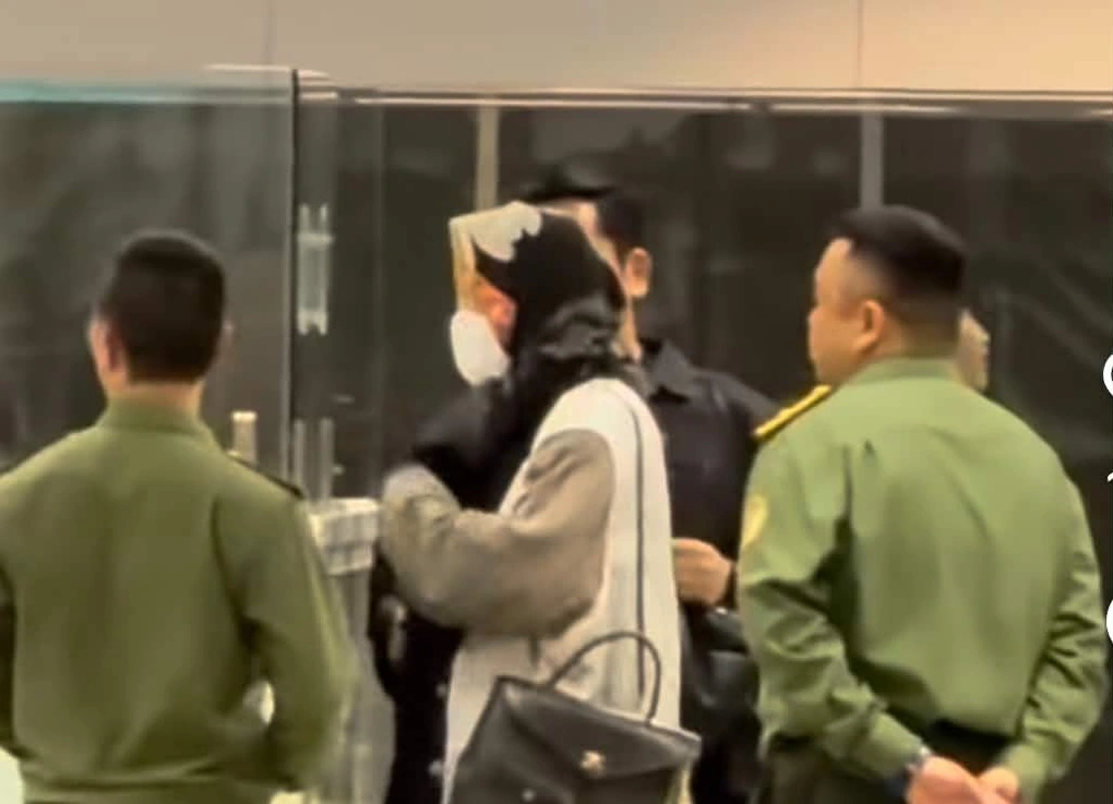 G-Dragon đến Hà Nội giữa vòng tay chờ đón của người hâm mộ