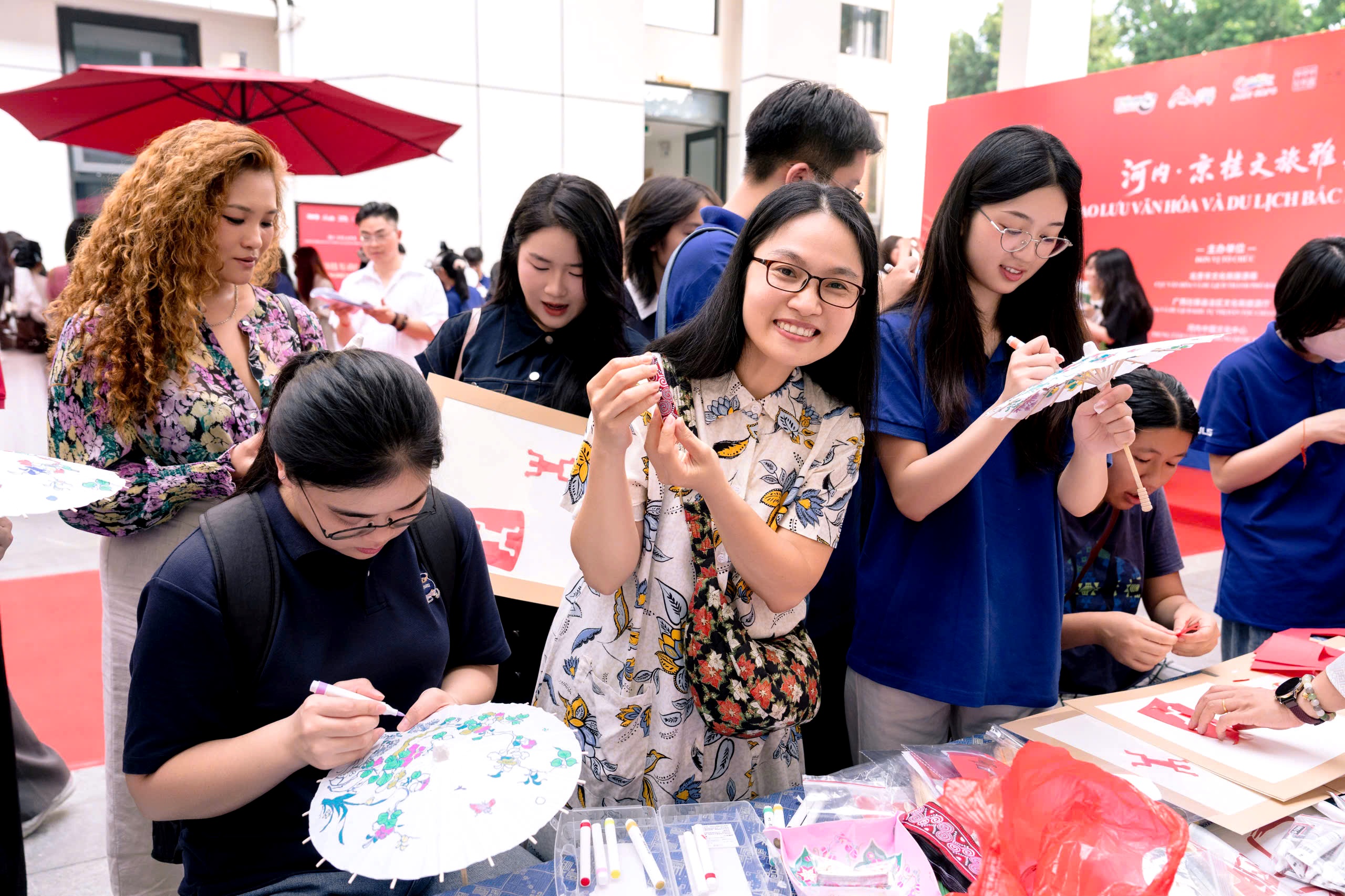 Hà Nội kết nối Bắc Kinh và Quảng Tây, mở rộng hành trình du lịch