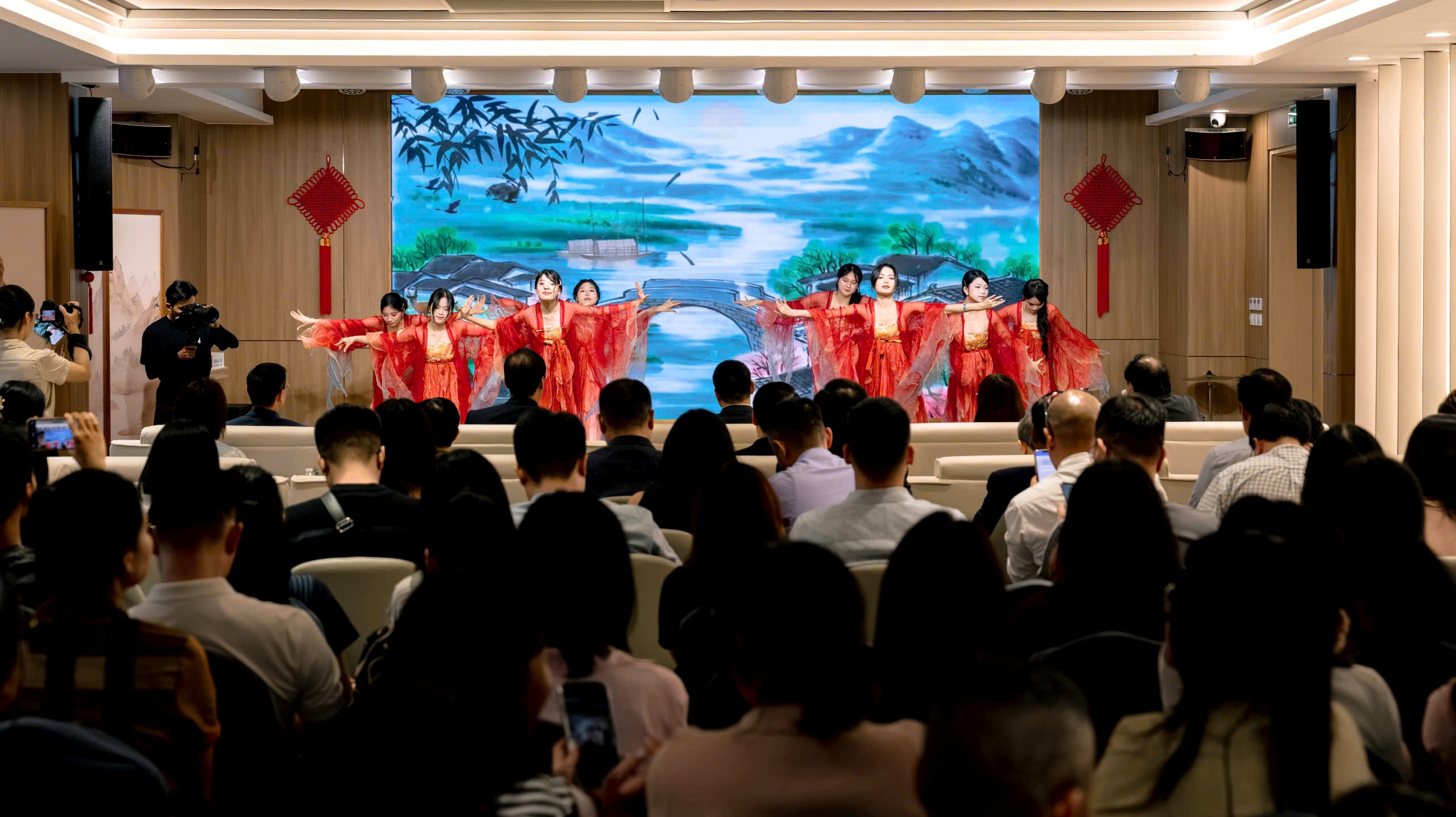 Hà Nội kết nối Bắc Kinh và Quảng Tây, mở rộng hành trình du lịch