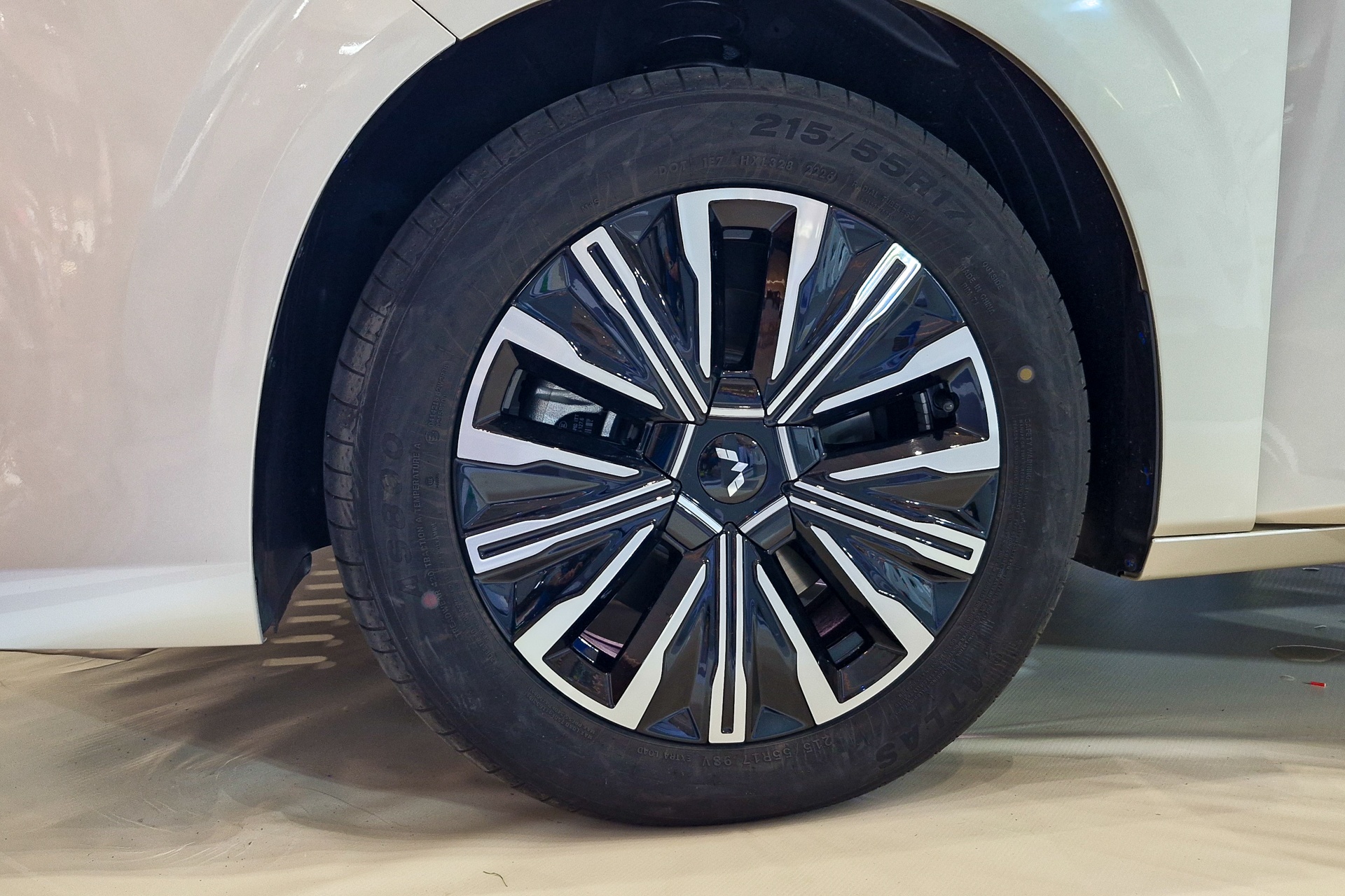 Wuling Darion: MPV điện 7 chỗ từ 769 triệu đồng