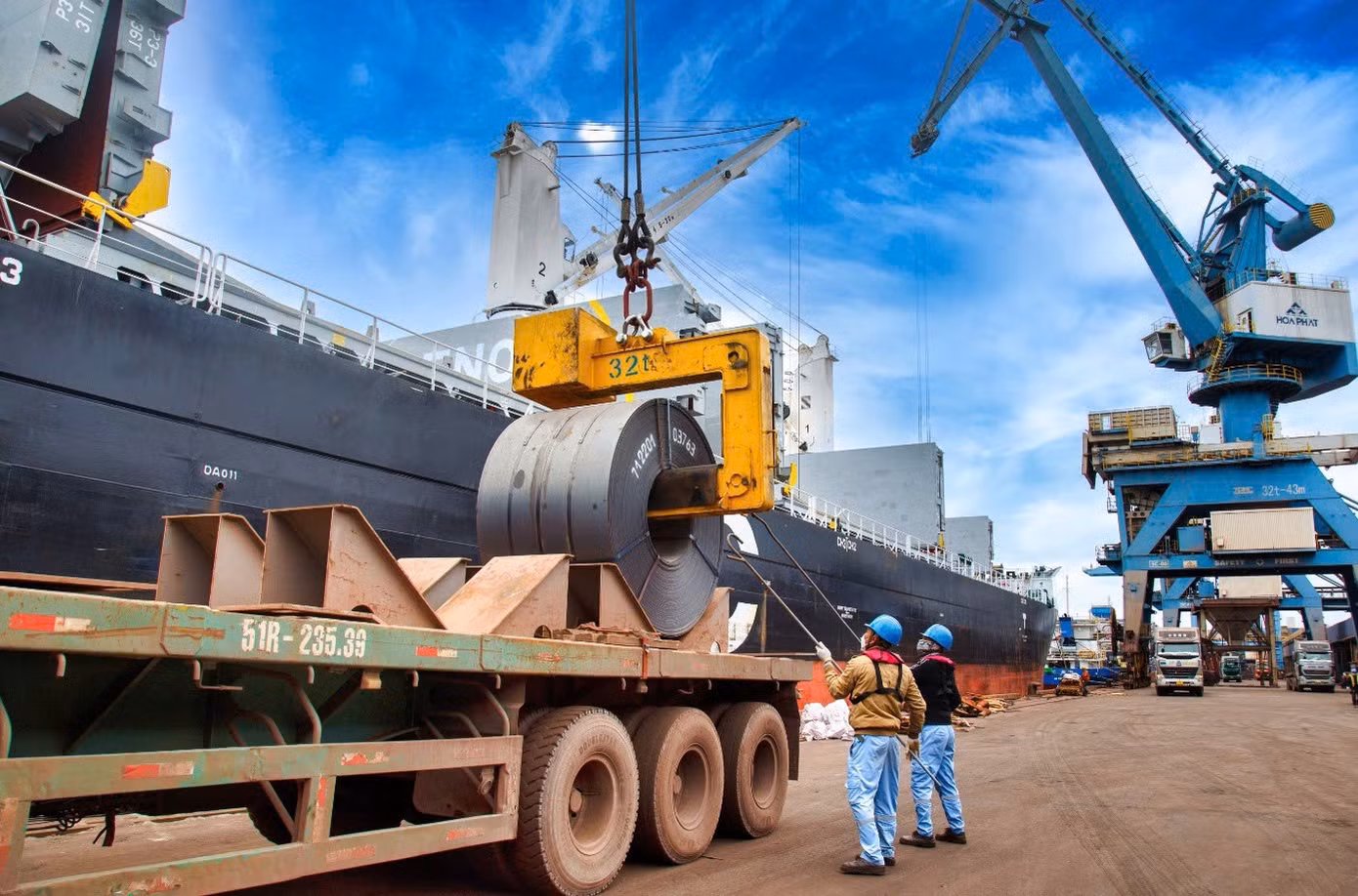 Quảng Ngãi thoát phụ thuộc dầu khí bằng logistics và năng lượng xanh