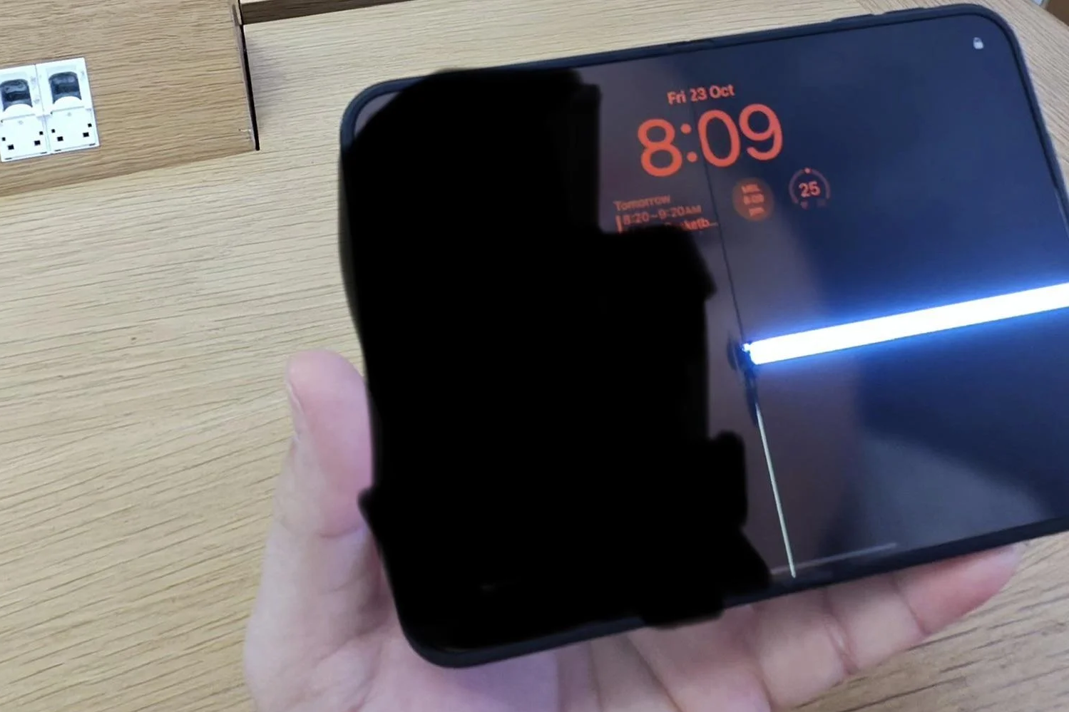 iPhone Duo nứt màn hình: Làm gì khi bị từ chối bảo hành?