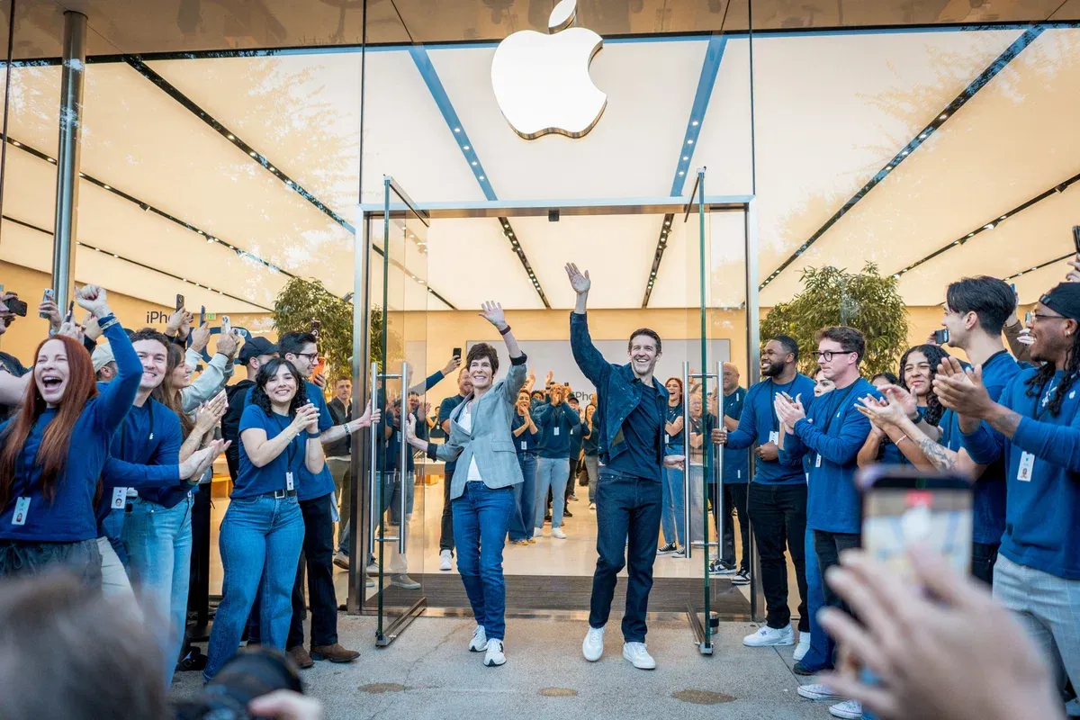 iPhone Duo cháy hàng: Sức hút thật hay khan cung ban đầu?