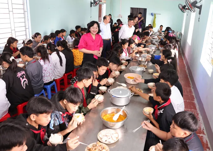 Đề xuất mở rộng hỗ trợ bữa trưa: Học sinh nào có thể được hưởng?