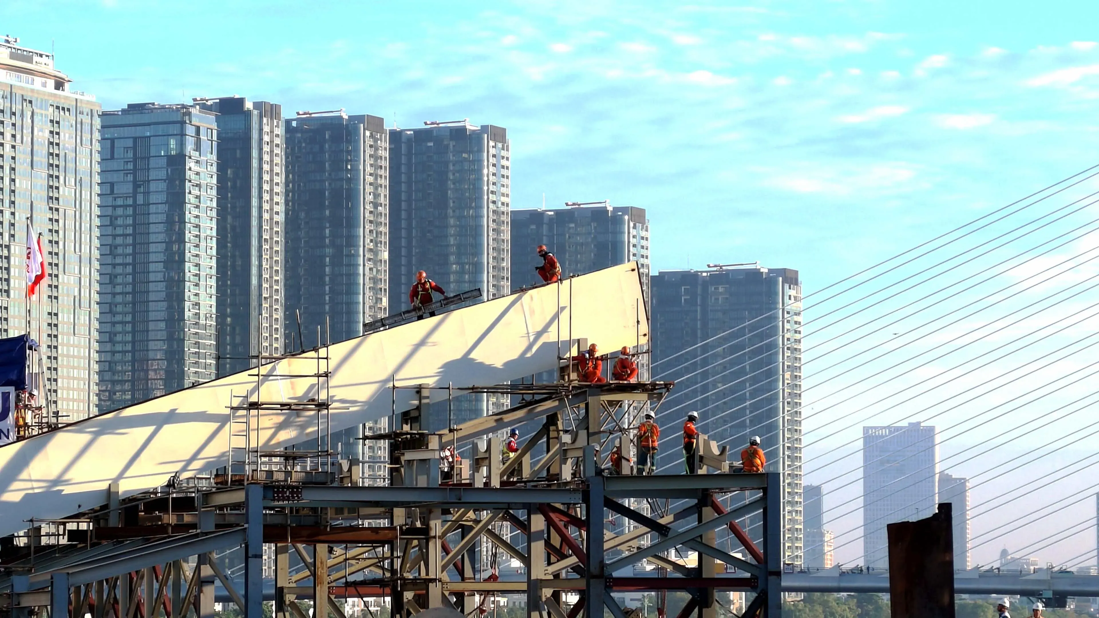 Cầu đi bộ sông Sài Gòn: kỳ tích hợp long và cú hích cho Thủ Thiêm