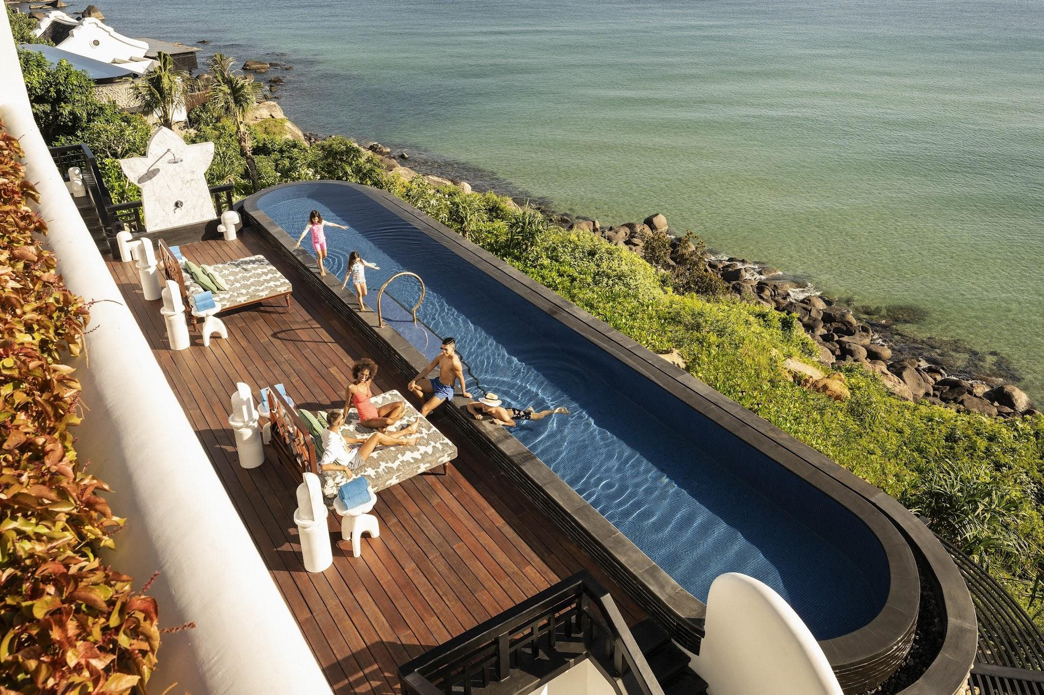 Hai resort đỉnh cao định nghĩa lại du lịch sang trọng Đà Nẵng