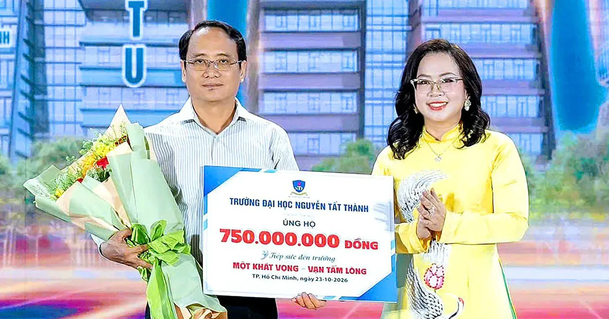 Học bổng Tiếp sức mở lối vào giảng đường cho tân sinh viên khó khăn