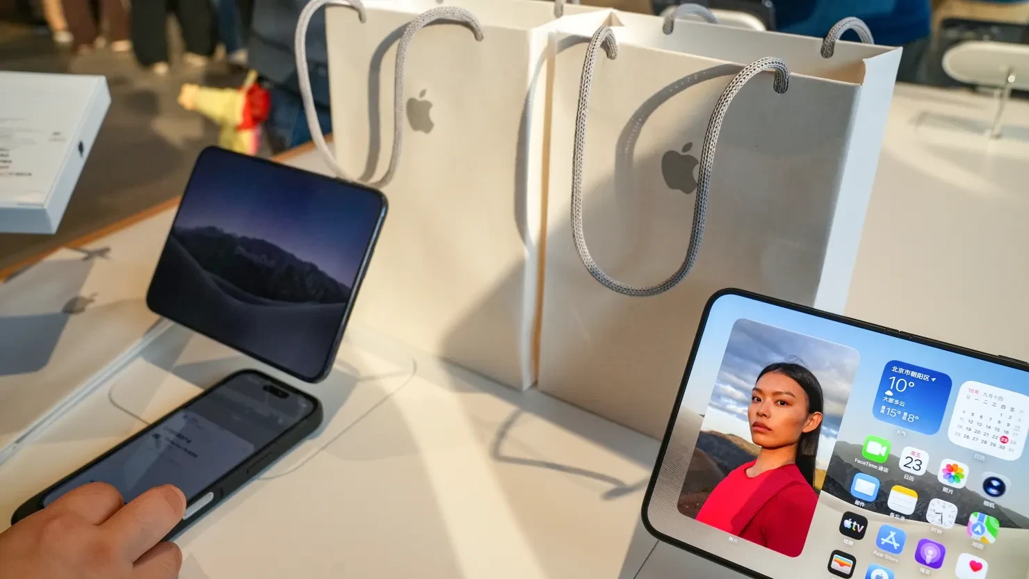 iPhone Duo bị mua gom: Cơn sốt bán lại nhanh chóng hạ nhiệt