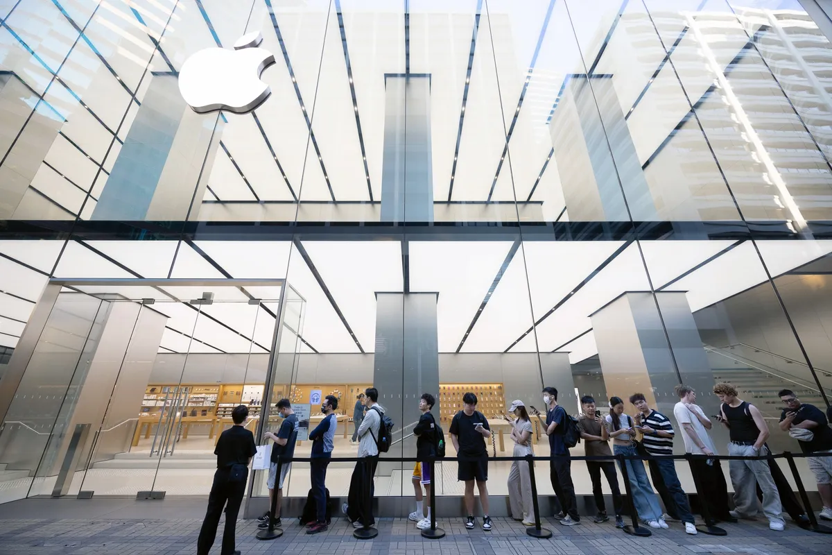 iPhone Duo cháy hàng: Tín hiệu tăng trưởng mới cho Apple?