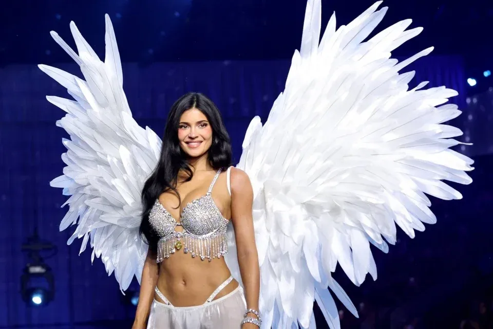 Victoria’s Secret Fashion Show: Những cánh thiên thần và dấu ấn Việt
