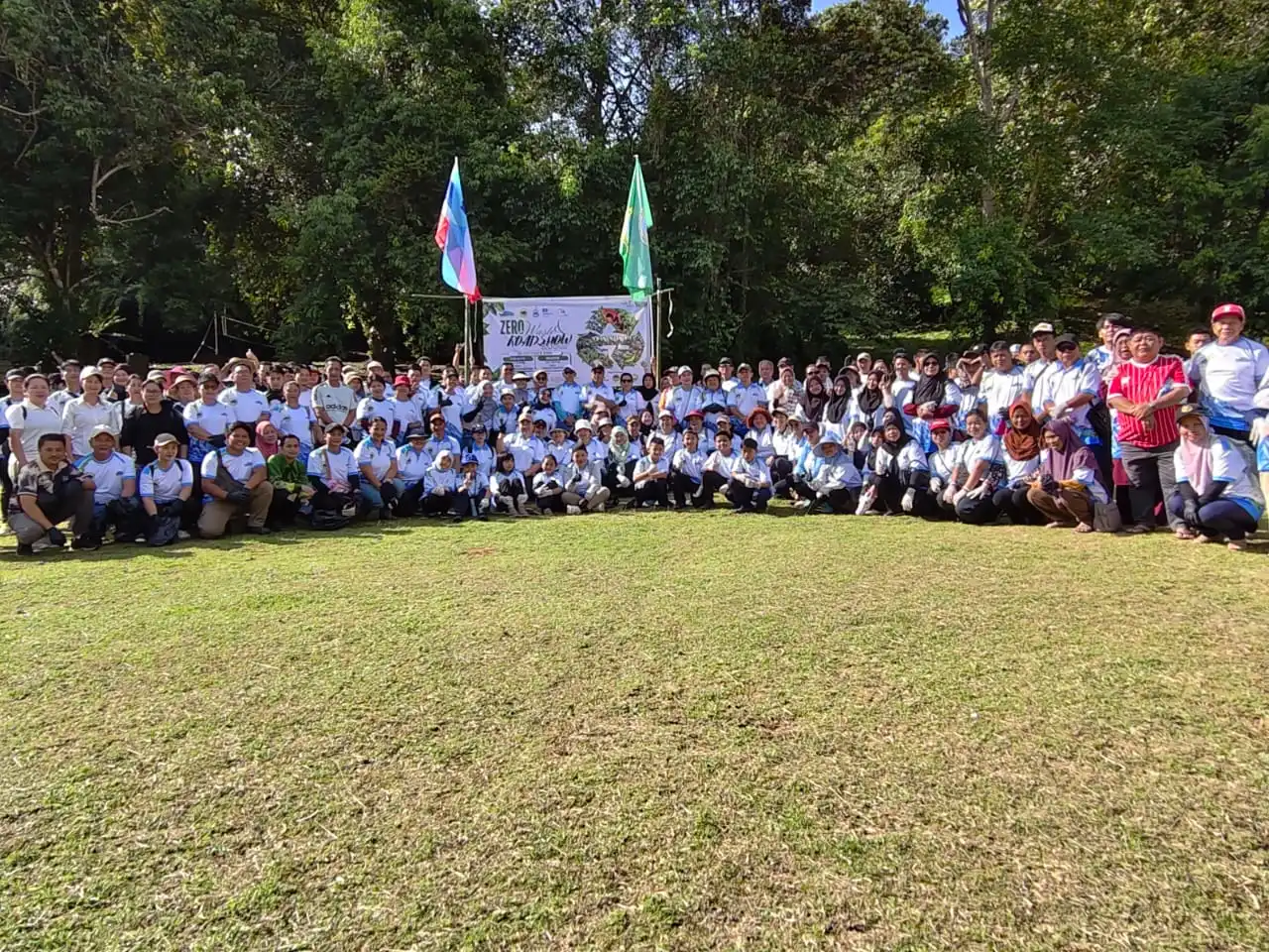 Gotong-Royong dan Penanaman Pokok: Sekolah Sebagai Tapak Didik Alam Sekitar