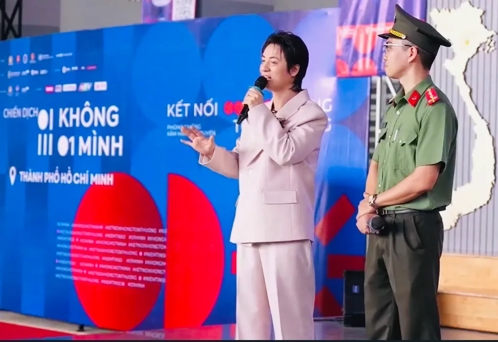 Học sinh được trang bị những kỹ năng nào để tự bảo vệ bản thân khỏi nguy hiểm trực tuyến