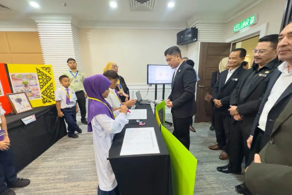 STEM di Luar Kelas: Minat Sains Dibina Melalui Pengalaman