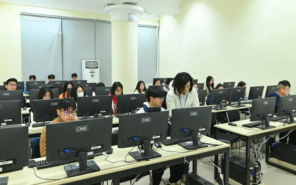 Học bạ số và kiểm tra trên máy tính: Nhà trường, phụ huynh cần chuẩn bị gì?