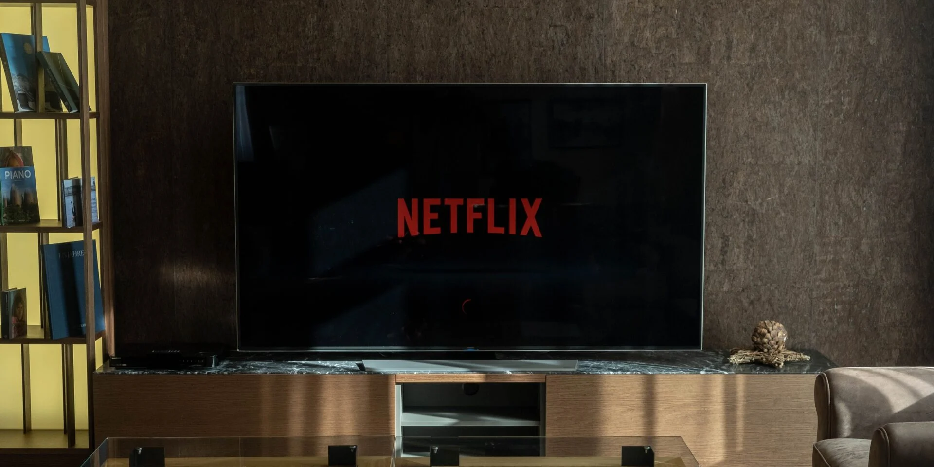 Masa Tontonan Netflix Merosot: Petanda Penonton Mula Beralih?