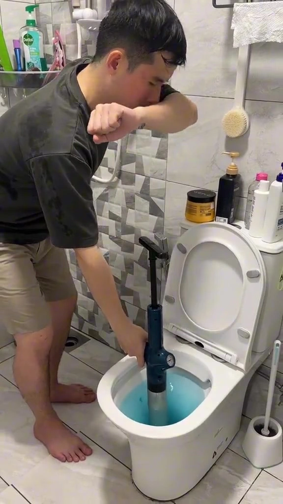 Tandas Tersumbat Rumah Sewa: Plunger RM9.17, Pam Angin, Clog Remover & Hack Beg Sampah — Mana Jadi, Mana Bahaya