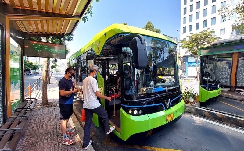 Giao thông xanh TP.HCM: Tham vọng lớn, bài toán thực thi