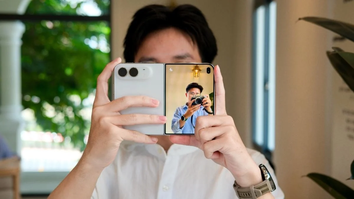 iPhone Duo từ gần 65 triệu đồng: Người mua trả tiền cho điều gì?