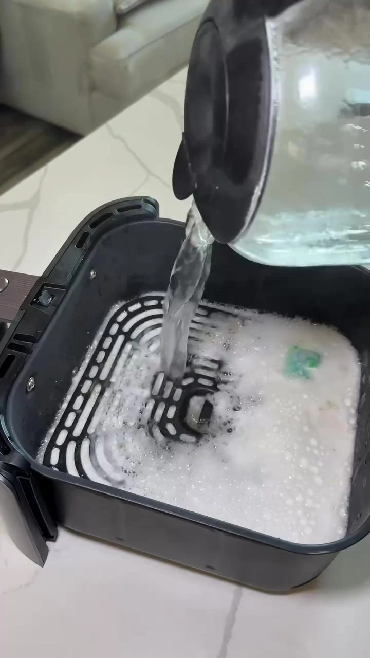 Cuci Air Fryer Tanpa Rasa Sabun & Tanpa Calar Non-Stick: Hack Viral Saya Bedah, Rutin Selamat Modal Dari RM3.46
