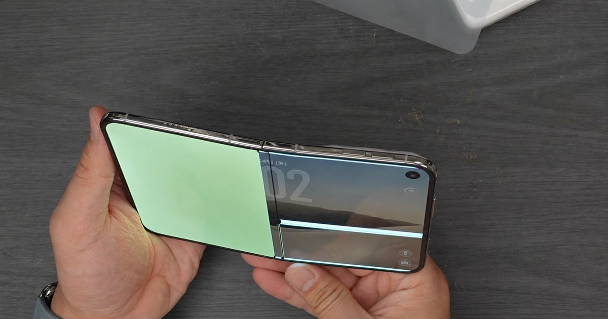 Bản lề iPhone Duo có thể dồn lực lên màn hình: Người mua cần biết gì?