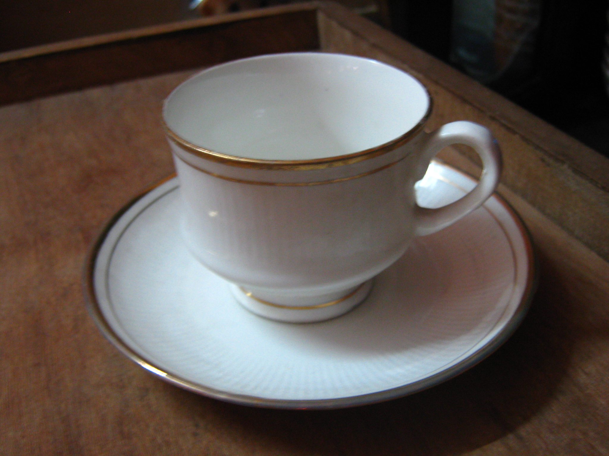Pinggan Bone China vs Porselin: Bahan, Harga & Apa Yang Perlu Disemak