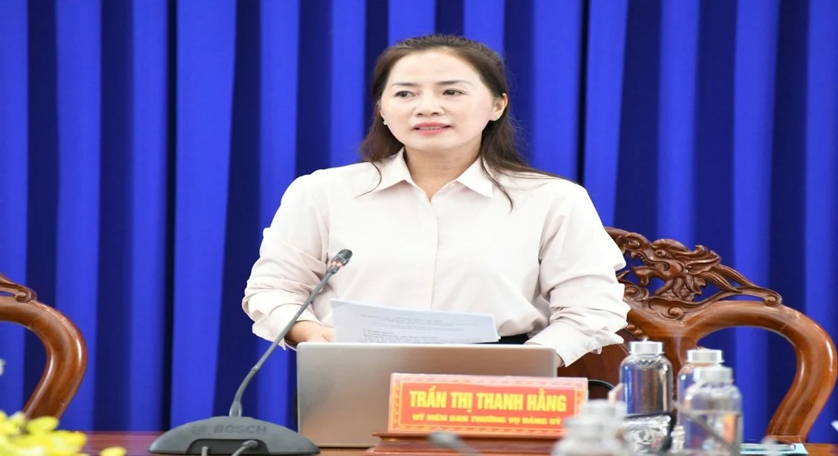 Người dân góp ý cho công an xã: Giám sát an ninh trật tự ra sao?